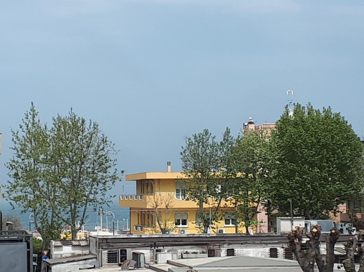 Residence Desiree Ρίμινι Εξωτερικό φωτογραφία